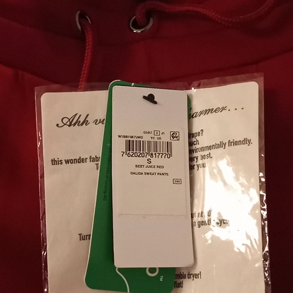 GUESS Beet Juice Red Sweat Suit - Picture 5 of 8